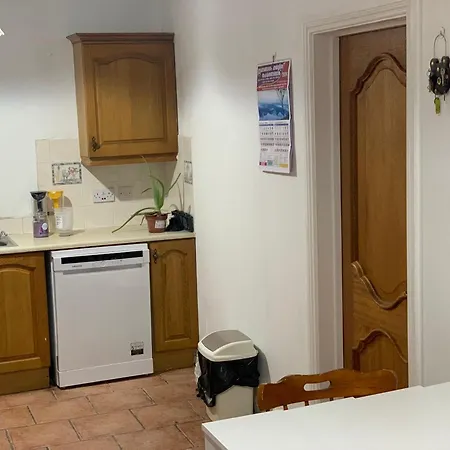 Alloggio in famiglia 4 Bed House *