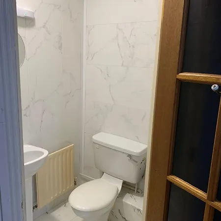 4 Bed House Alloggio in famiglia